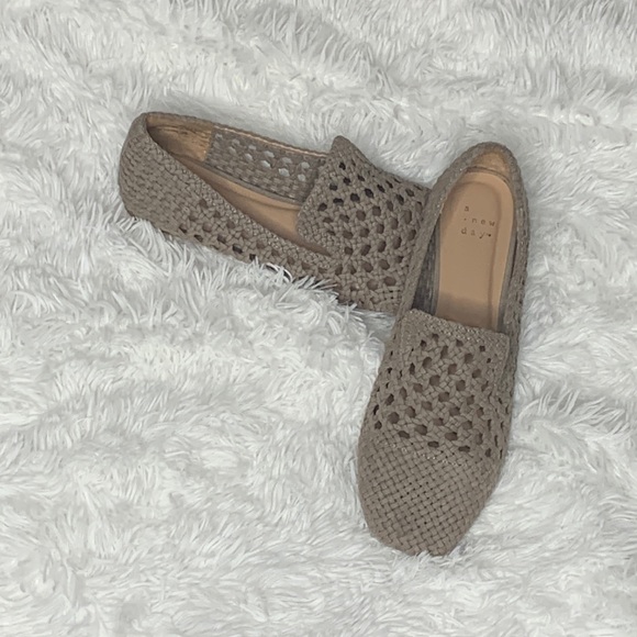 Mallory Flats w/padded ankle collar for comfort - Picture 1 of 4